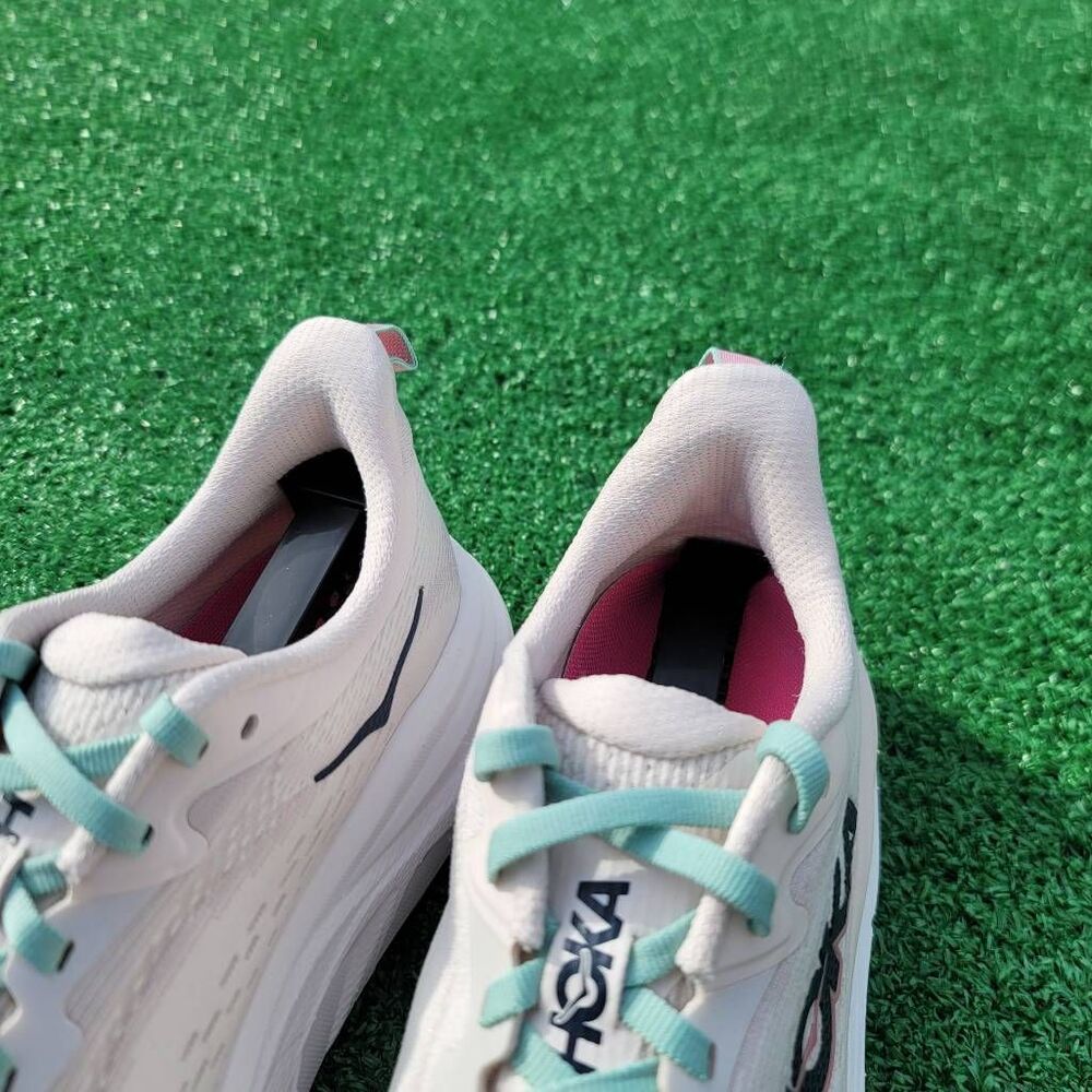 Hoka One One Skyflow - Women's running shoes - Size 8.5B - Picture 6 of 11
